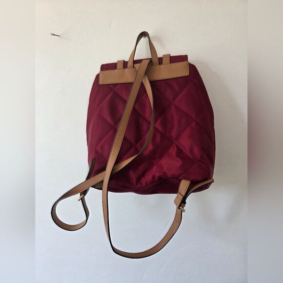 Tommy Hilfigur Amelia Nylon Backpack Burgundy Red Quilted Chic Convertible - Picture 4 of 5